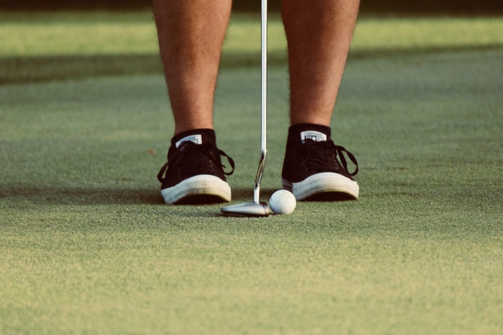 Understanding the Role of Alignment Aids on Putters