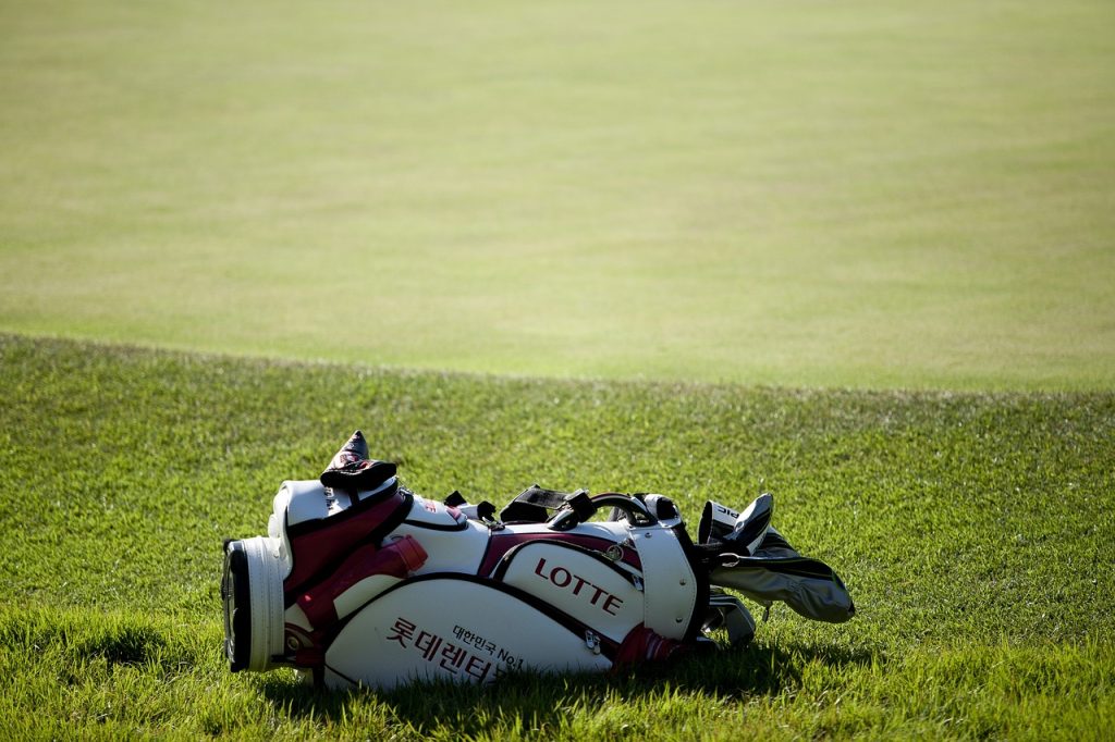 Finding the Perfect Golf Bag for Walking Golfers Finding the Perfect Golf Bag for Walking Golfers